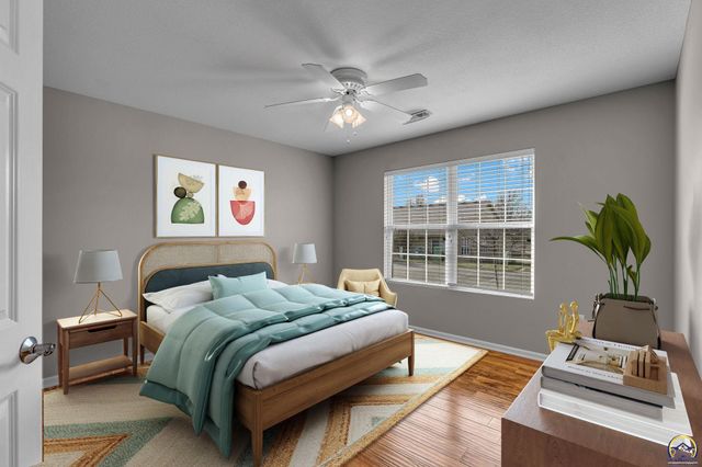 5515 SW Chapella St, Topeka, KS 66614