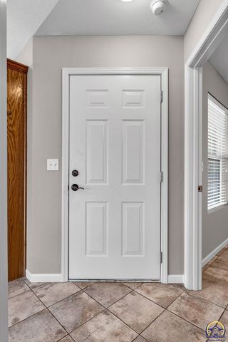 5515 SW Chapella St, Topeka, KS 66614