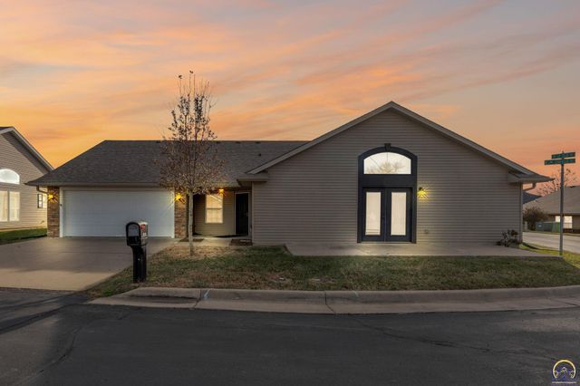 5515 SW Chapella St, Topeka, KS 66614