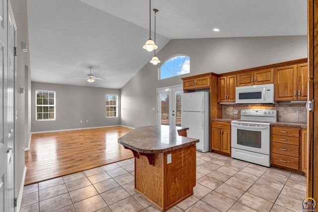 5515 SW Chapella St, Topeka, KS 66614