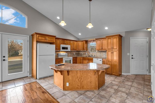 5515 SW Chapella St, Topeka, KS 66614