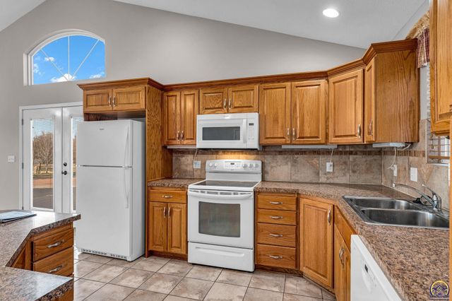 5515 SW Chapella St, Topeka, KS 66614