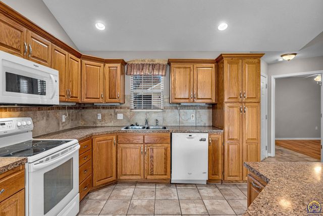 5515 SW Chapella St, Topeka, KS 66614