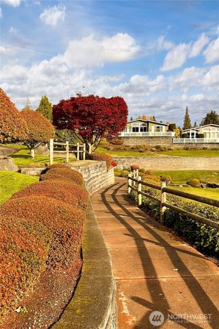 21821 SE 273rd Lane #68, Maple Valley, WA 98038