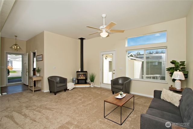 21821 SE 273rd Lane #68, Maple Valley, WA 98038