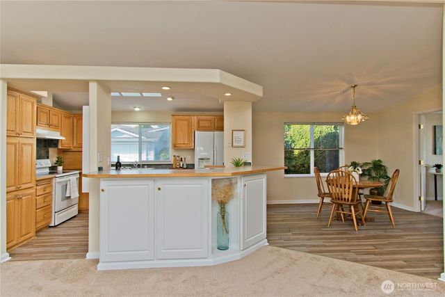 21821 SE 273rd Lane #68, Maple Valley, WA 98038