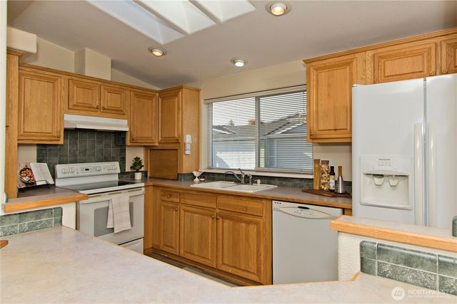 21821 SE 273rd Lane #68, Maple Valley, WA 98038