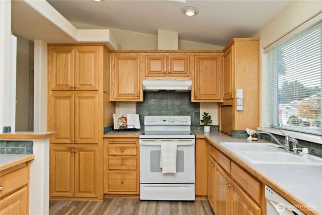 21821 SE 273rd Lane #68, Maple Valley, WA 98038