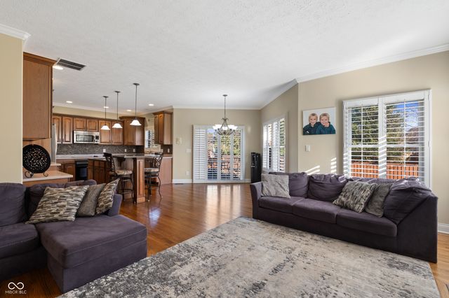 10523 Hollowood Court, Fishers, IN 46038