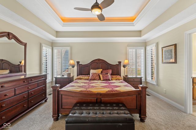 10523 Hollowood Court, Fishers, IN 46038