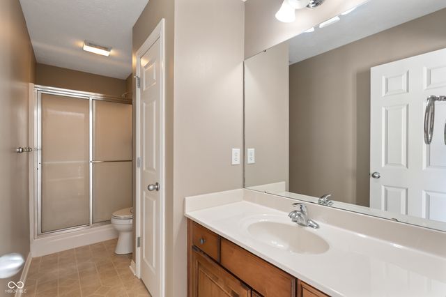 10523 Hollowood Court, Fishers, IN 46038