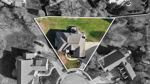 10523 Hollowood Court, Fishers, IN 46038