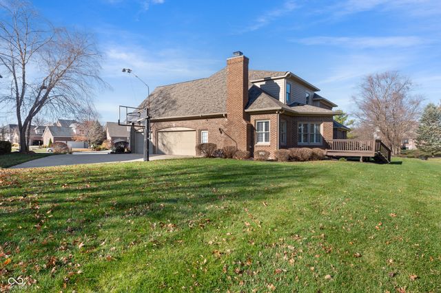 10523 Hollowood Court, Fishers, IN 46038