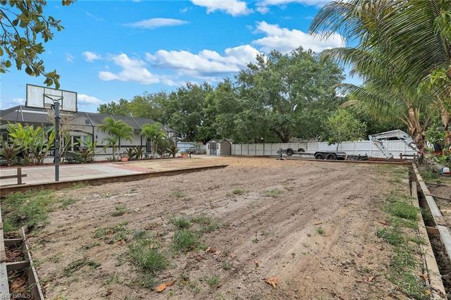 5140 17th CT SW, Naples, FL 34116