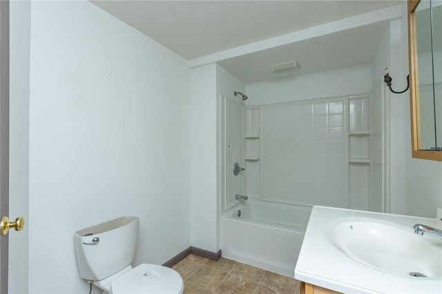 400 W Fulton St, City Of But Ne, PA 16001