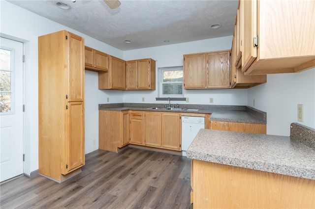 400 W Fulton St, City Of But Ne, PA 16001