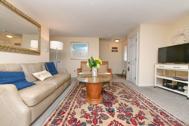 3 Village Green Dr 3B, Bourne, MA 02562