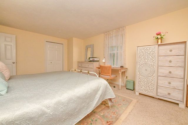 3 Village Green Dr 3B, Bourne, MA 02562