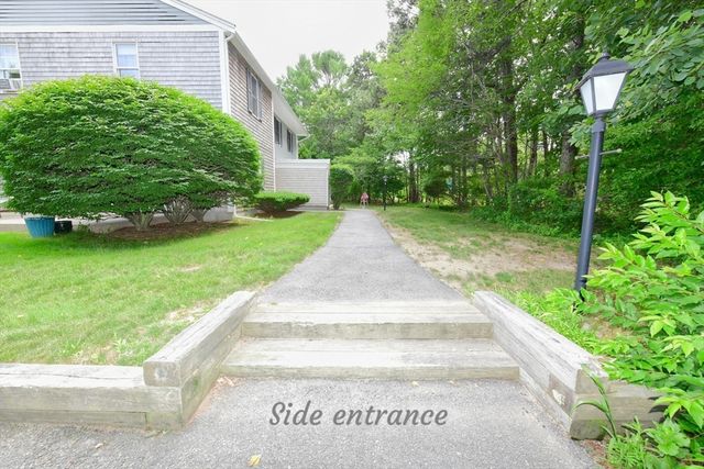 3 Village Green Dr 3B, Bourne, MA 02562