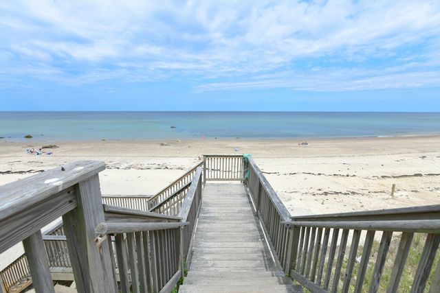 3 Village Green Dr 3B, Bourne, MA 02562