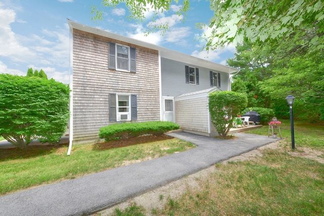 3 Village Green Dr 3B, Bourne, MA 02562