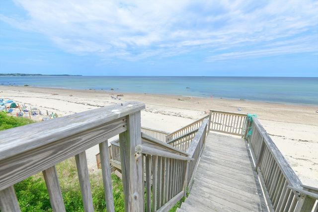 3 Village Green Dr 3B, Bourne, MA 02562