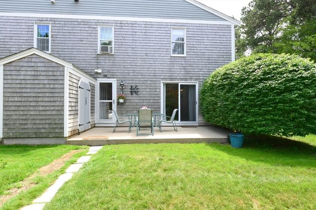 3 Village Green Dr 3B, Bourne, MA 02562