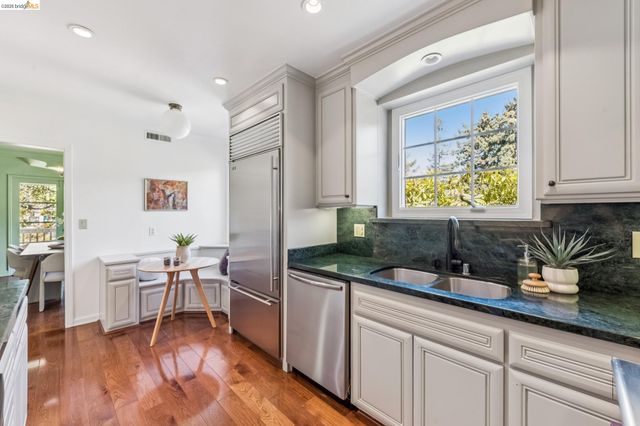1980 Oak Crest, Oakland, CA 94602