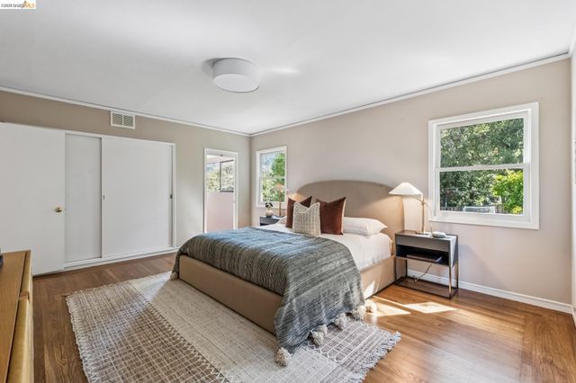 1980 Oak Crest, Oakland, CA 94602