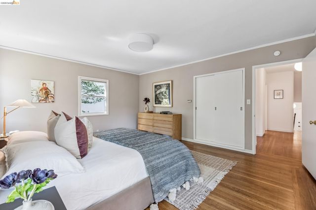 1980 Oak Crest, Oakland, CA 94602