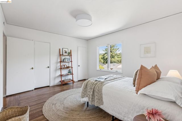 1980 Oak Crest, Oakland, CA 94602