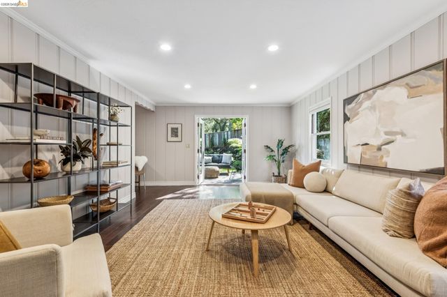 1980 Oak Crest, Oakland, CA 94602