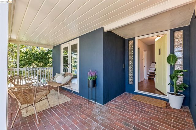 1980 Oak Crest, Oakland, CA 94602