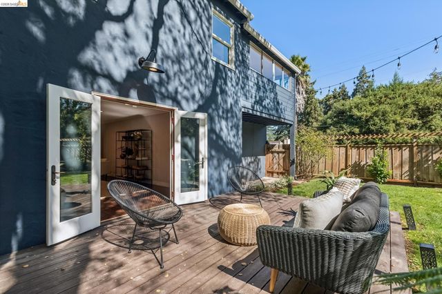 1980 Oak Crest, Oakland, CA 94602