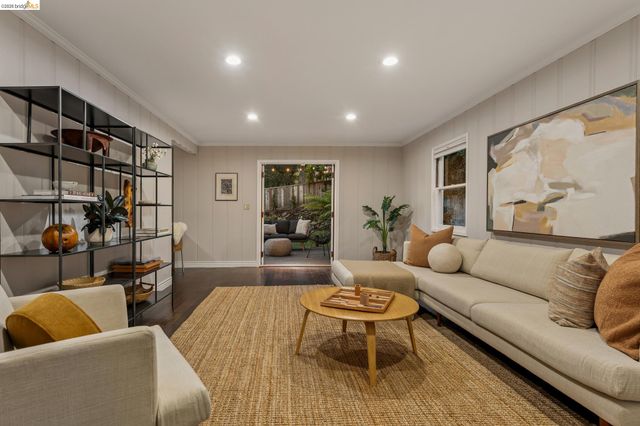 1980 Oak Crest, Oakland, CA 94602