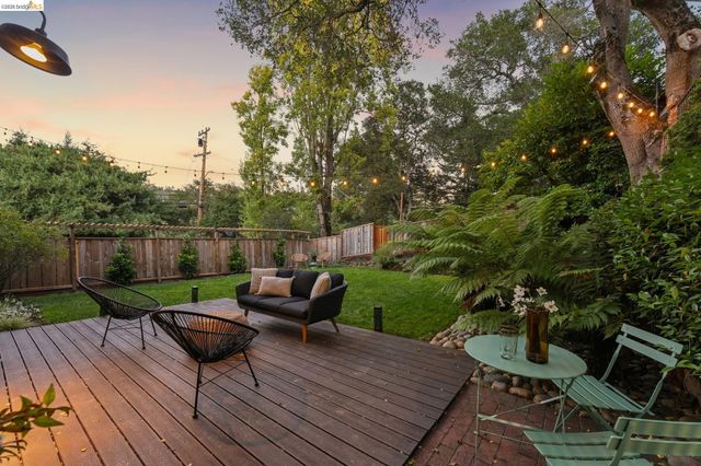 1980 Oak Crest, Oakland, CA 94602