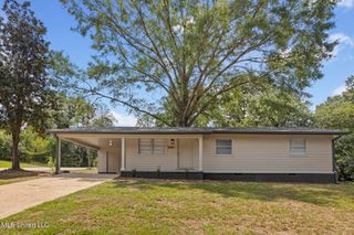 5201 Andover Drive, Jackson, MS 39209