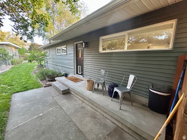 1916 E LA CRESTA DR, Cottonwood Heights, UT 84121