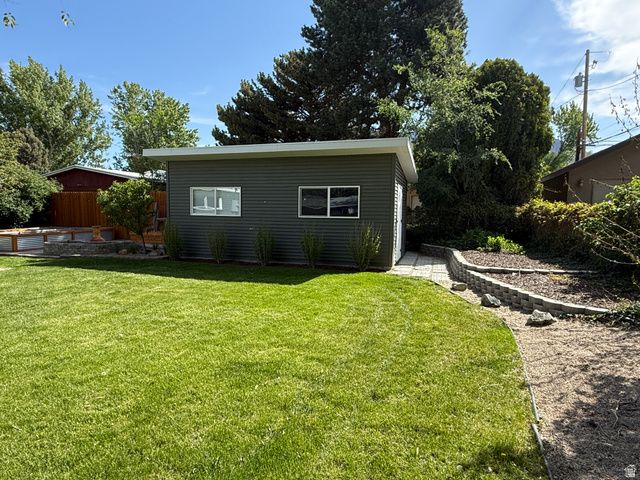 1916 E LA CRESTA DR, Cottonwood Heights, UT 84121