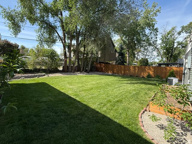 1916 E LA CRESTA DR, Cottonwood Heights, UT 84121