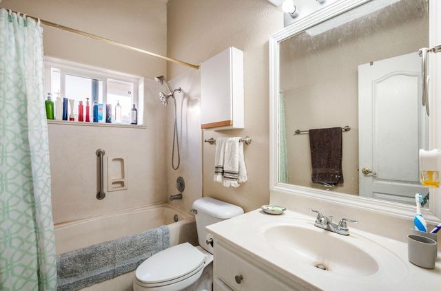 3042 Copper Creek Road SE, Rio Rancho, NM 87124