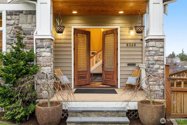 8360 Loyal Way NW, Seattle, WA 98117