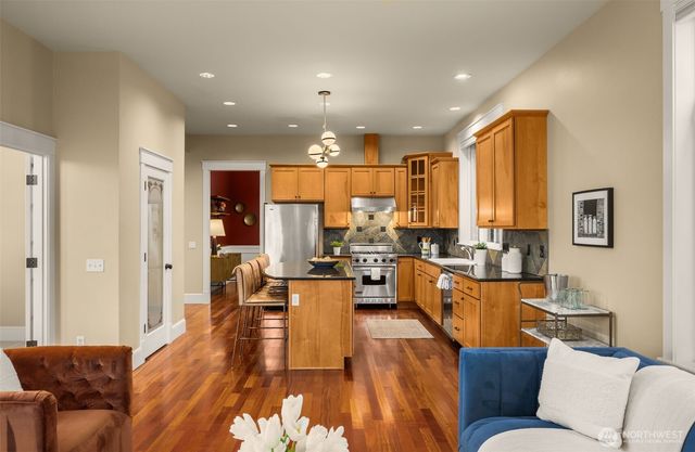 8360 Loyal Way NW, Seattle, WA 98117