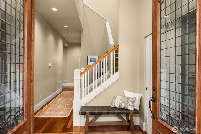 8360 Loyal Way NW, Seattle, WA 98117