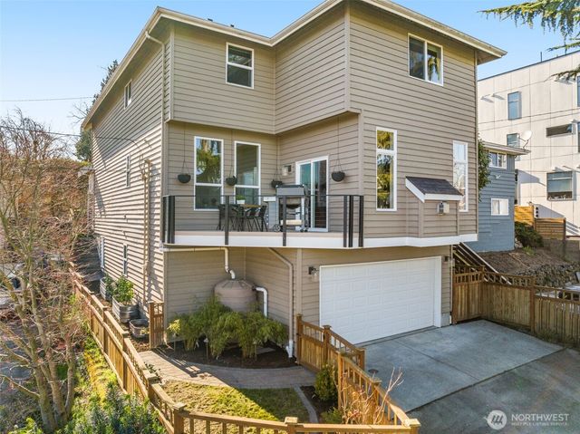8360 Loyal Way NW, Seattle, WA 98117