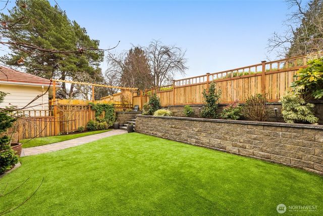 8360 Loyal Way NW, Seattle, WA 98117