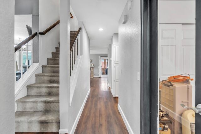 8633 Valley Rim Way, Antelope, CA 95843