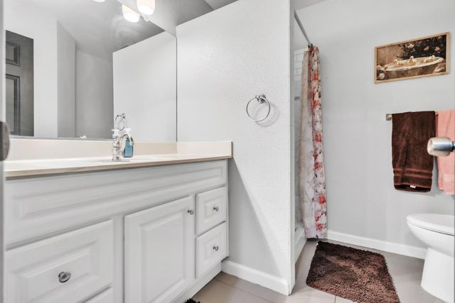 8633 Valley Rim Way, Antelope, CA 95843