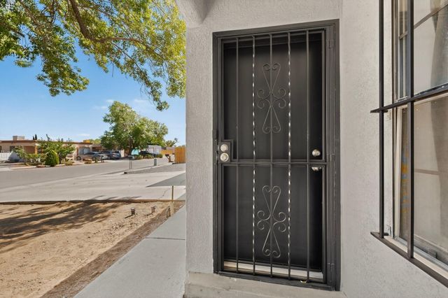 1029 Rigel Street SW, Albuquerque, NM 87105