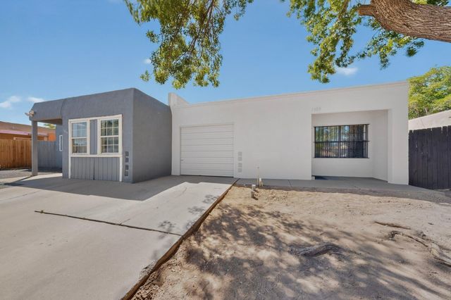 1029 Rigel Street SW, Albuquerque, NM 87105